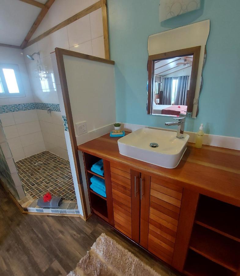 The Sunsetter Bed & Breakfast Bocas del Toro Exterior photo