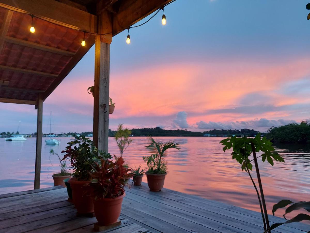 The Sunsetter Bed & Breakfast Bocas del Toro Exterior photo
