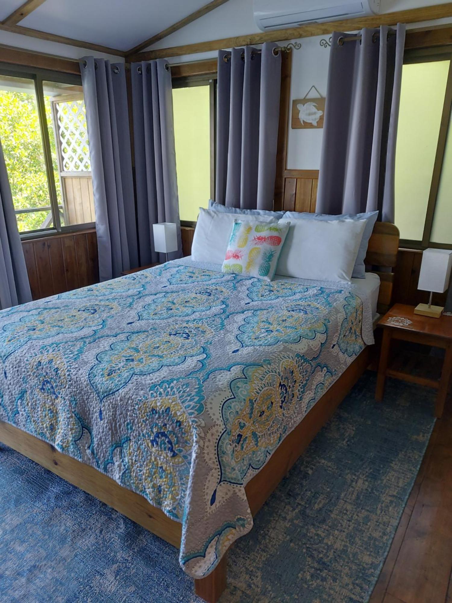 The Sunsetter Bed & Breakfast Bocas del Toro Exterior photo